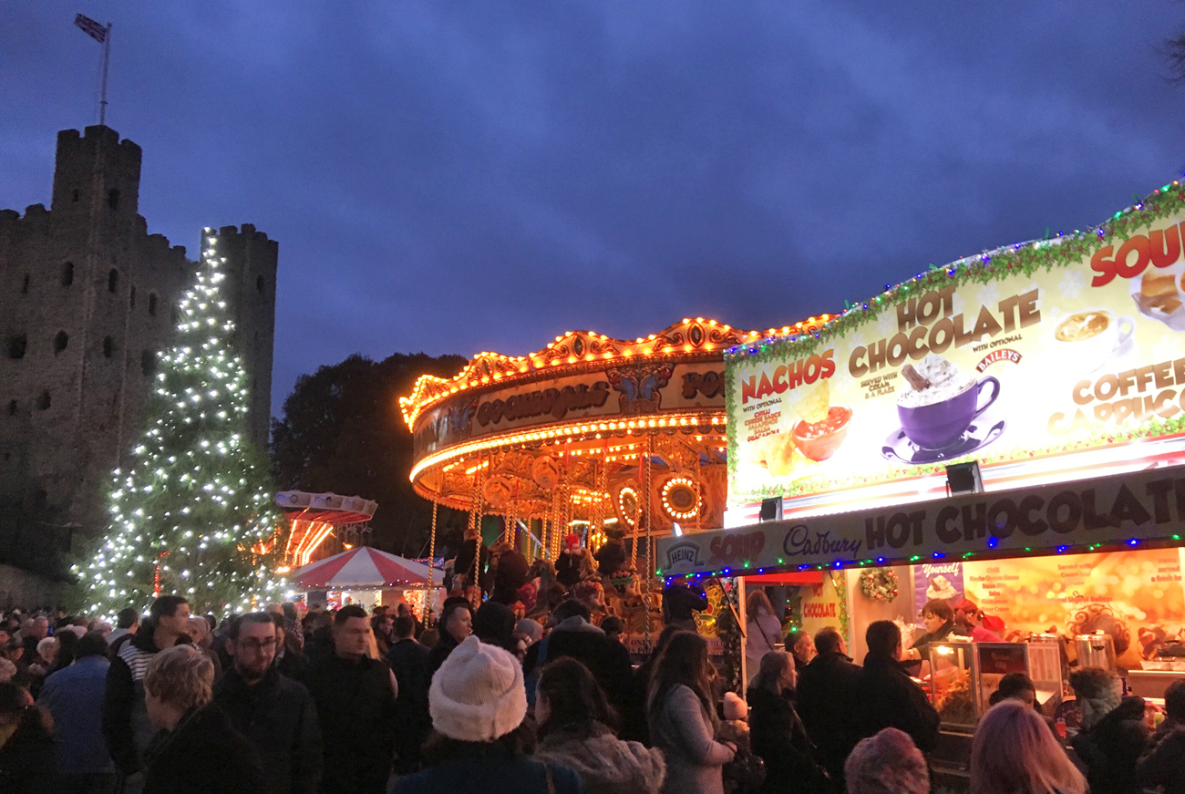 Le marché de Noël de Rochester près du château. Photo par EyeMage via Twenty20