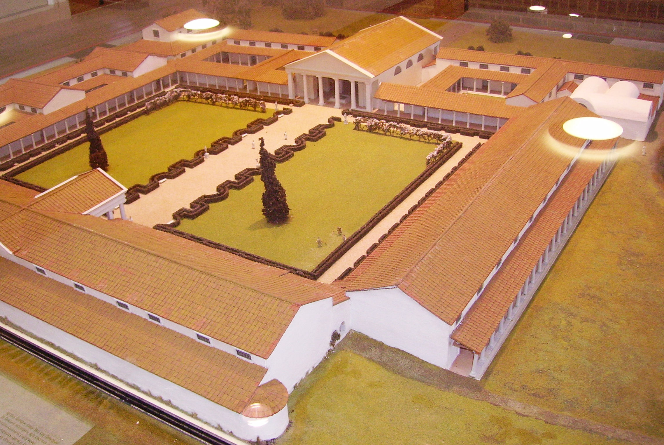 Maquette du Fishbourne Roman Palace. Photo: Immanuel Giel [Public Domain via Wikimedia Commons]