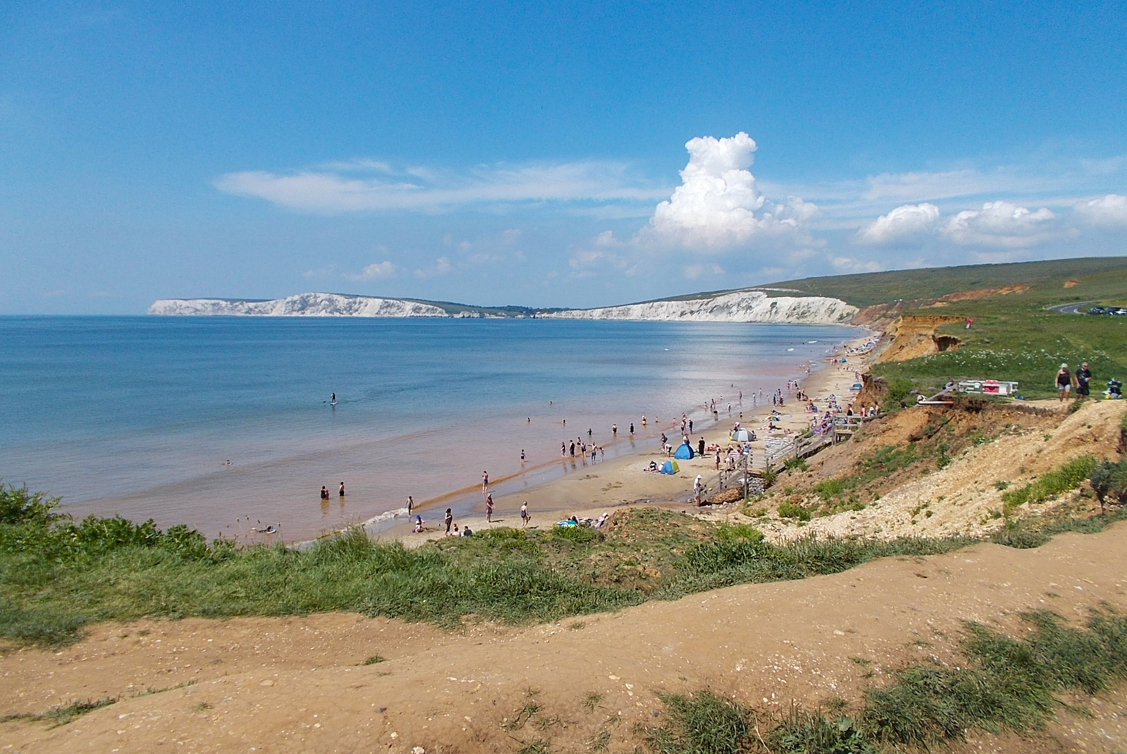 Compton Bay © Mypix - licence [CC BY-SA 4.0] from Wikimedia Commons