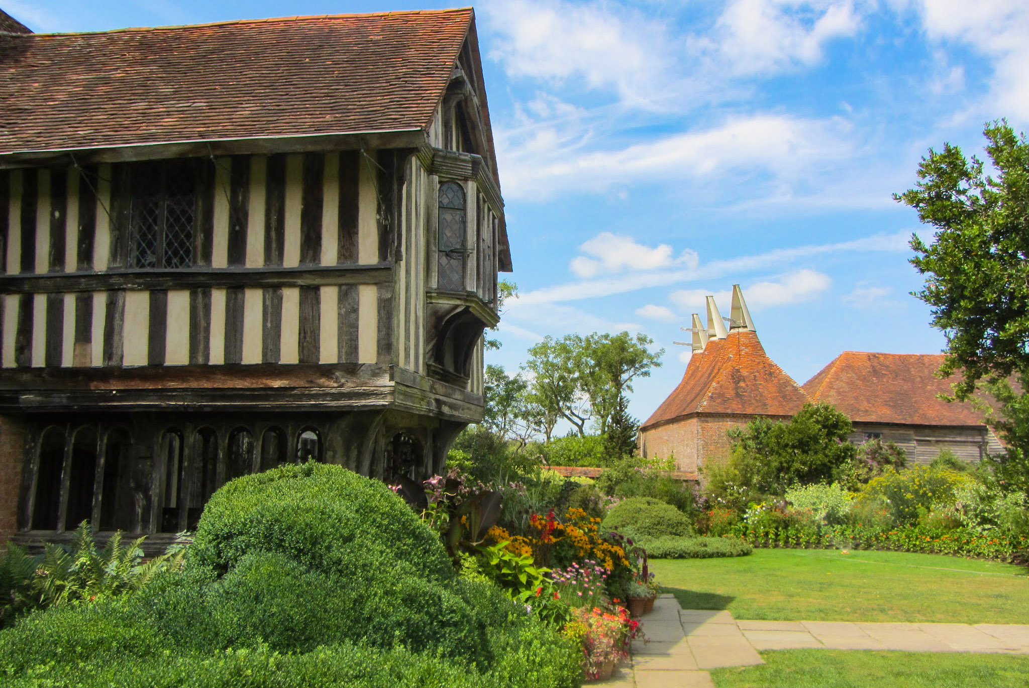 Great Dixter © Pierre Tribhou - licence [CC BY-SA 4.0] from Wikimedia Commons