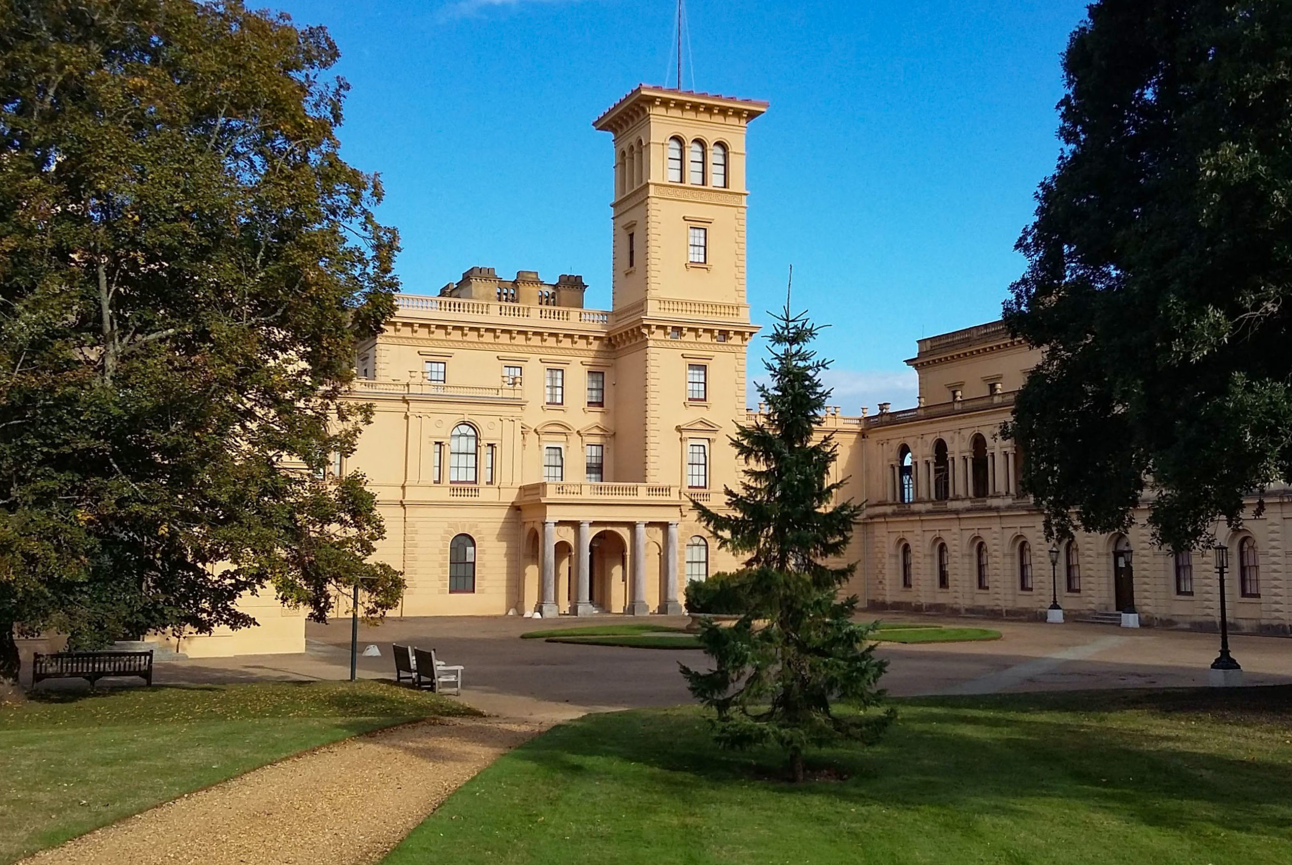 Osborne House © Peter Broster - licence [CC BY 3.0] from Wikimedia Commons