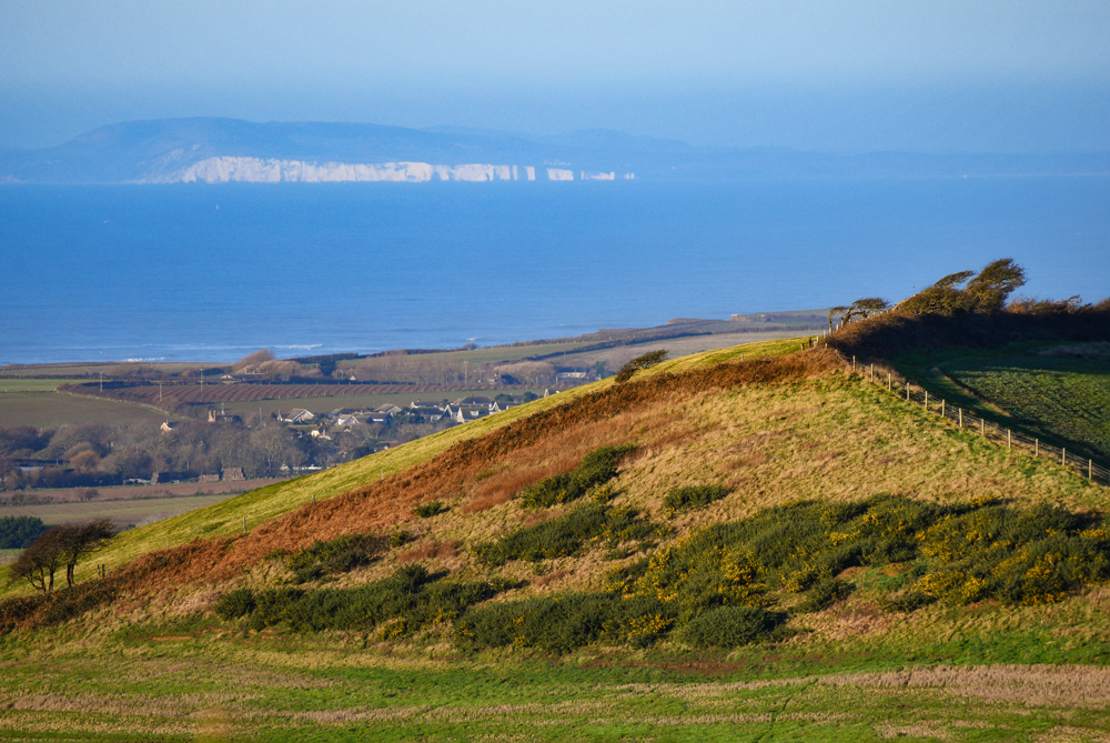 Le "Back of the Wight" et les falaises du Dorset en arrière-plan © French Moments