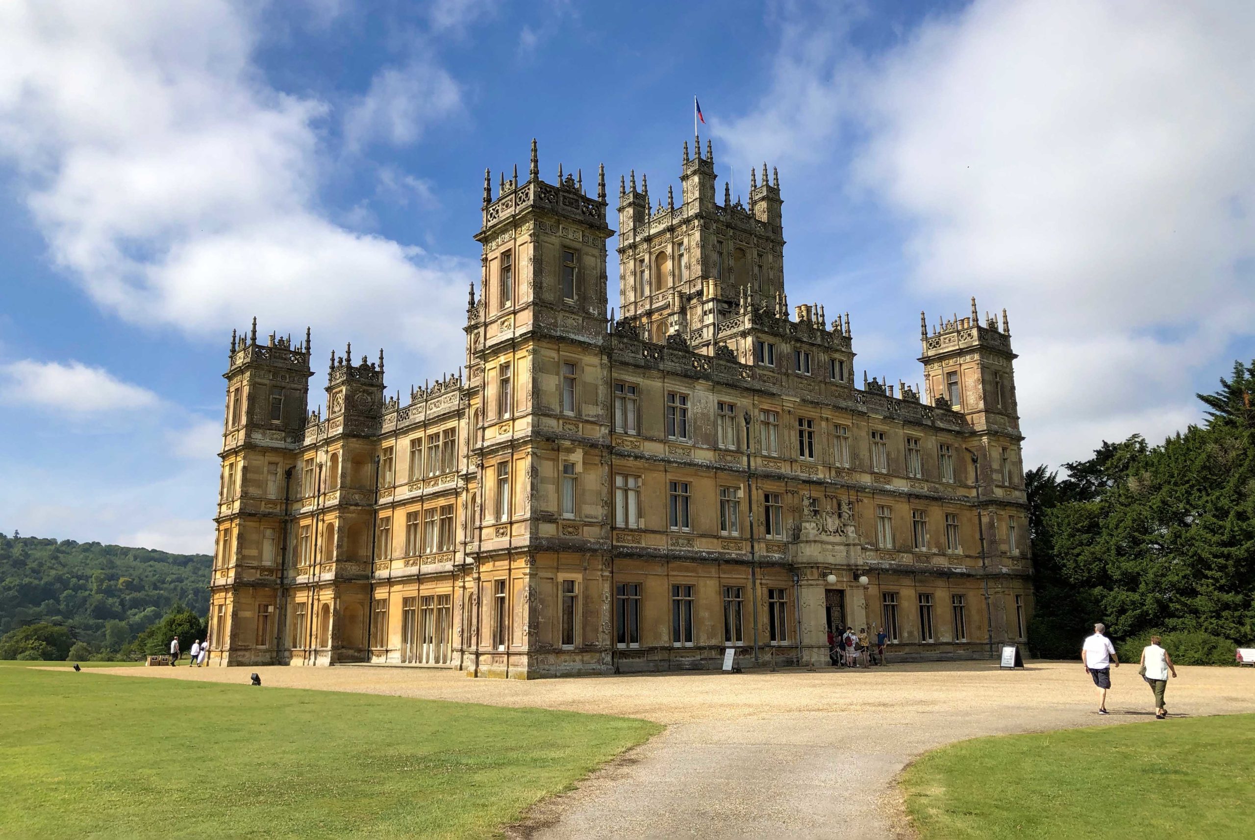 Highclere Castle © Launus - licence [CC BY-SA 4.0] from Wikimedia Commons