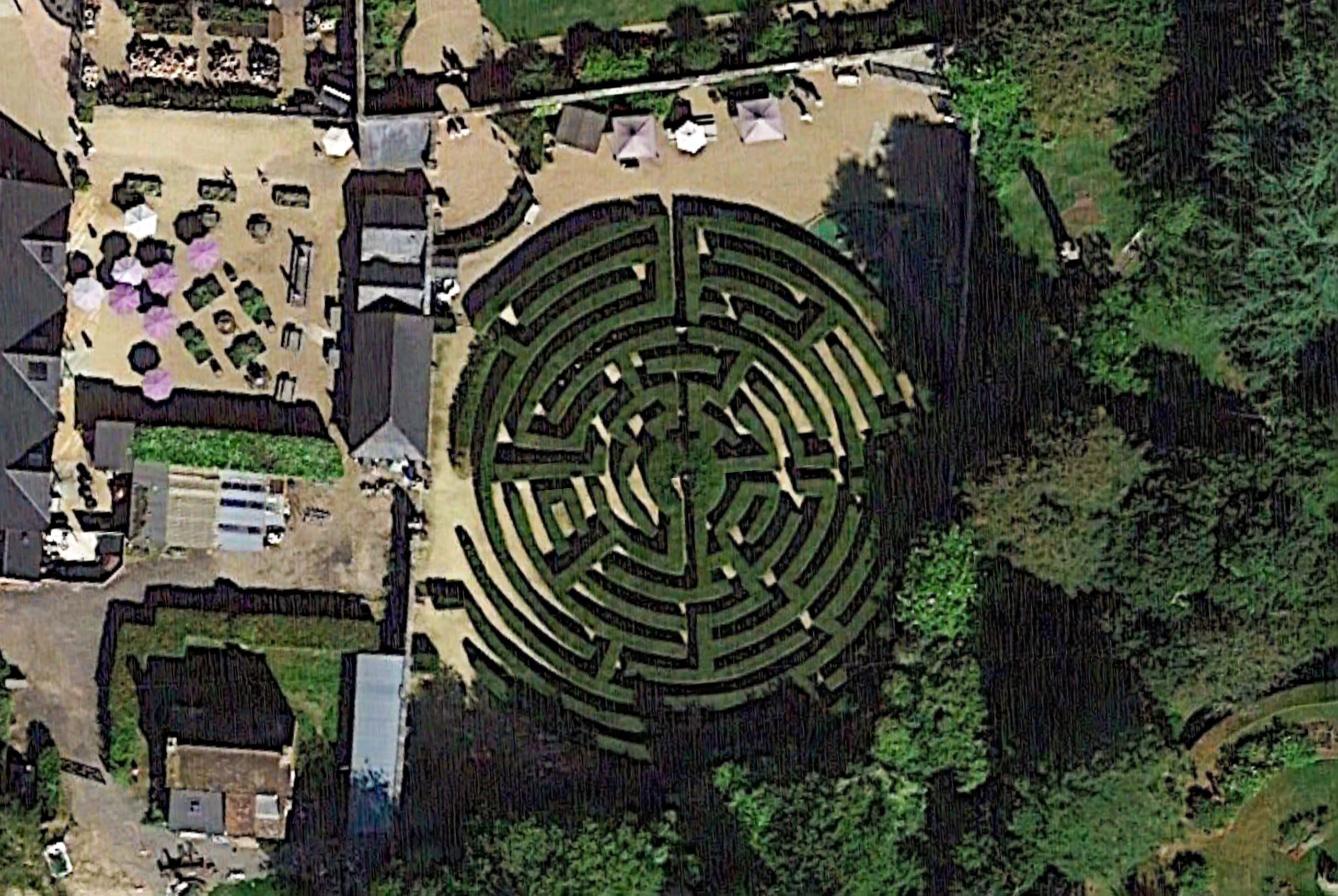 Le labyrinthe de Stansted Park vu du ciel © Google Earth