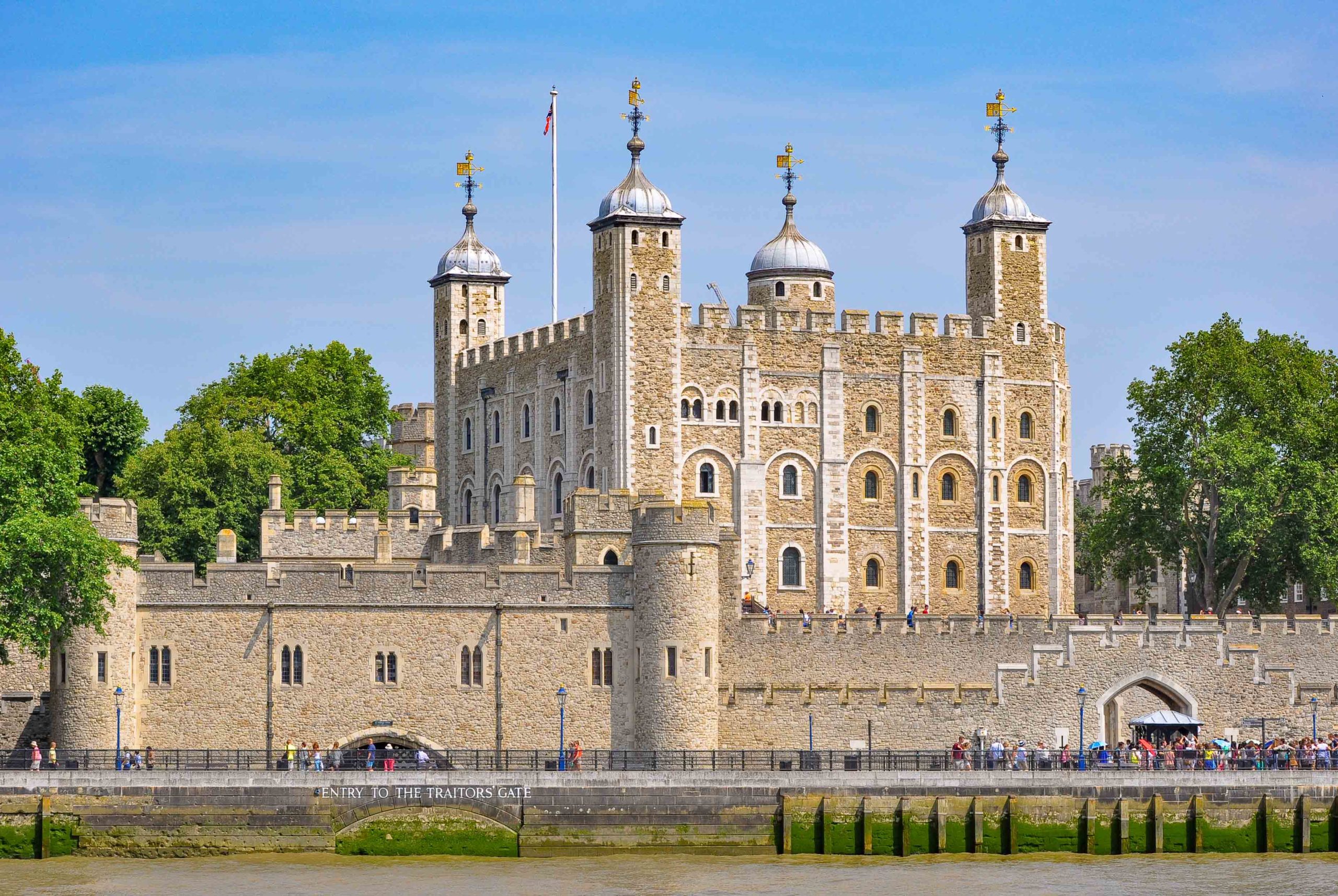 Châteaux anglais - Tower of London © Bob Collowan - licence [CC BY-SA 3.0] from Wikimedia Commons