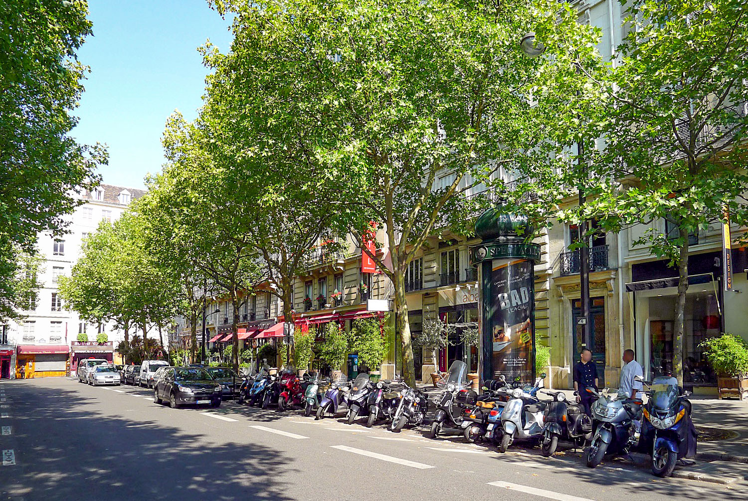 Lieux anglais à Paris - Avenue Victoria Paris © Mbzt - licence [CC BY 3.0] from Wikimedia Commons
