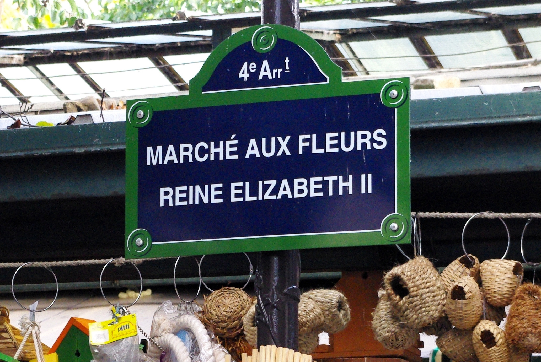 Sites anglais à Paris : Marché aux Fleurs Reine Elizabeth II © French Moments