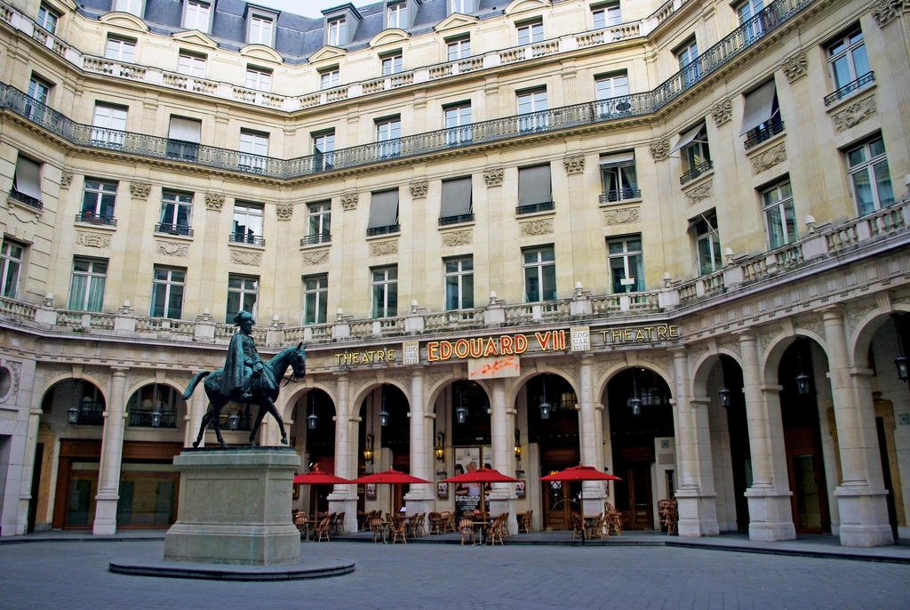 Sites anglais à Paris : Place Edouard VII © French Moments
