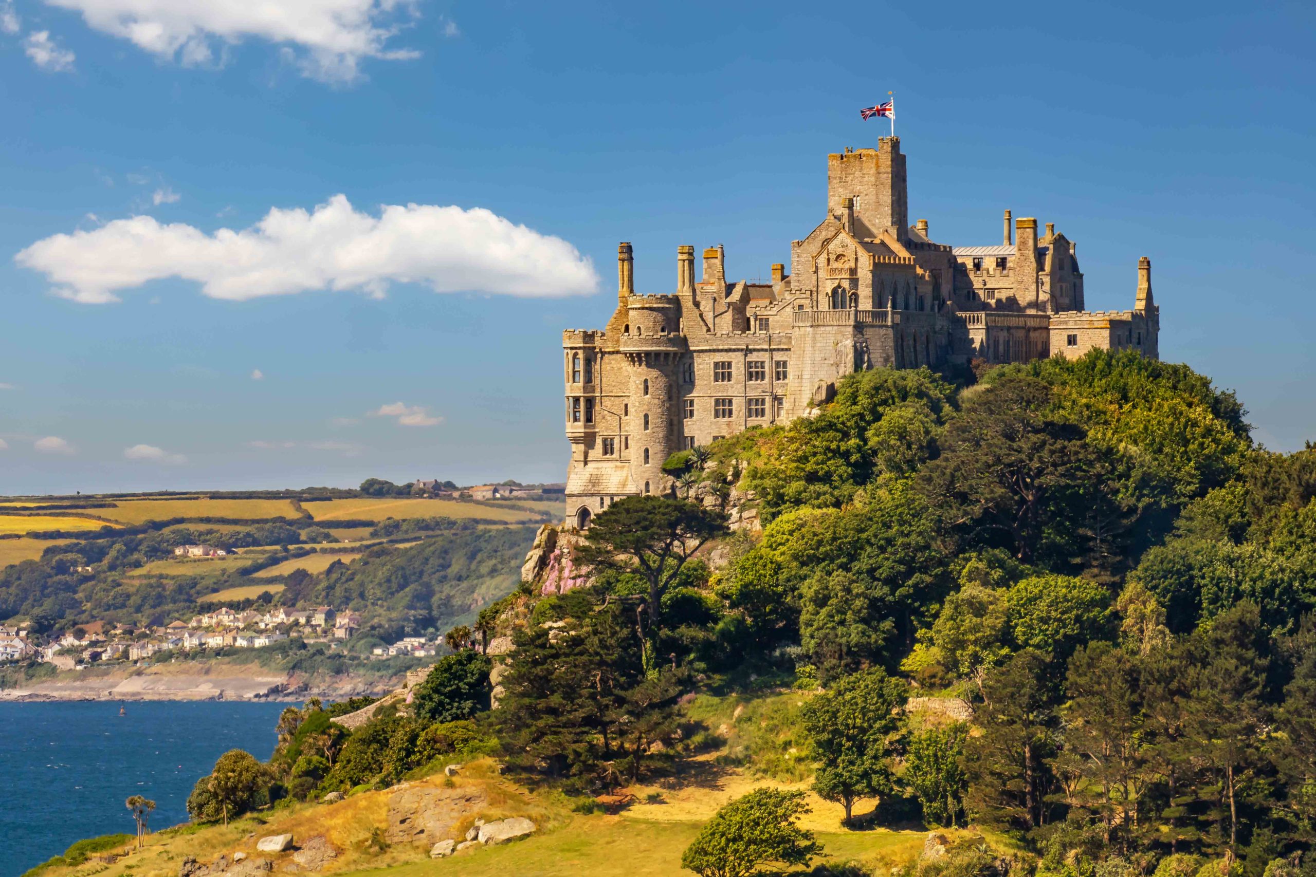 St Michael's Mount Cornwall © Werner Wilmes - licence [CC BY 2.0] from Wikimedia Commons