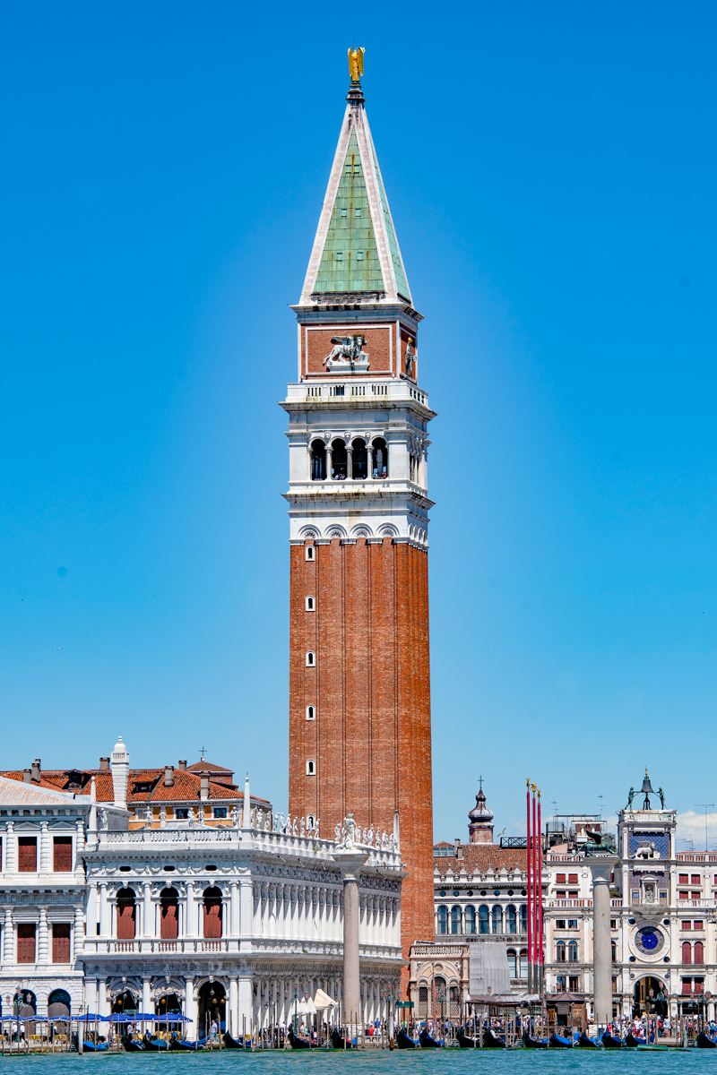 Campanile Saint-Marc Venise © Orlando Paride - licence [CC BY-SA 4.0] from Wikimedia Commons