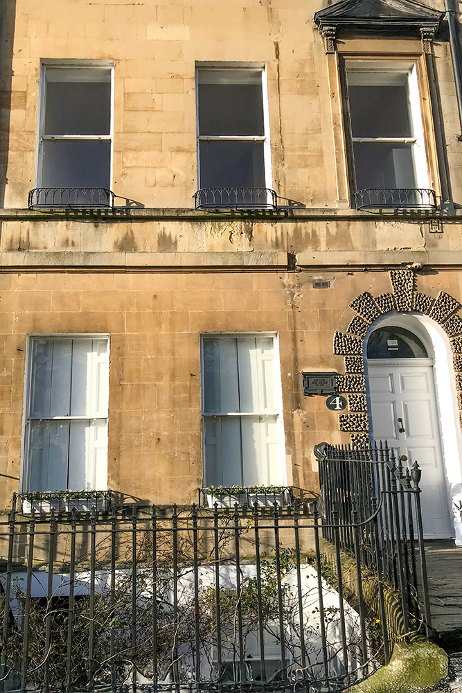 4 Sydney Place Bath. Photo © Timsaunt - licence [CC BY-SA 4.0] from Wikimedia Commons