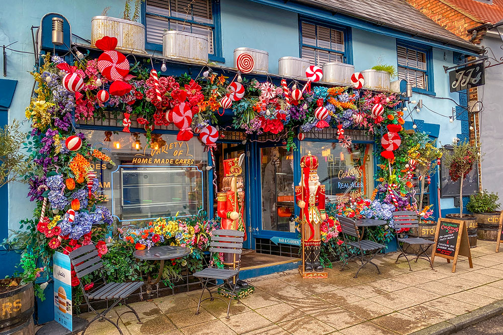 Vitrine de commerce décorée pour Noël à Emsworth en Angleterre