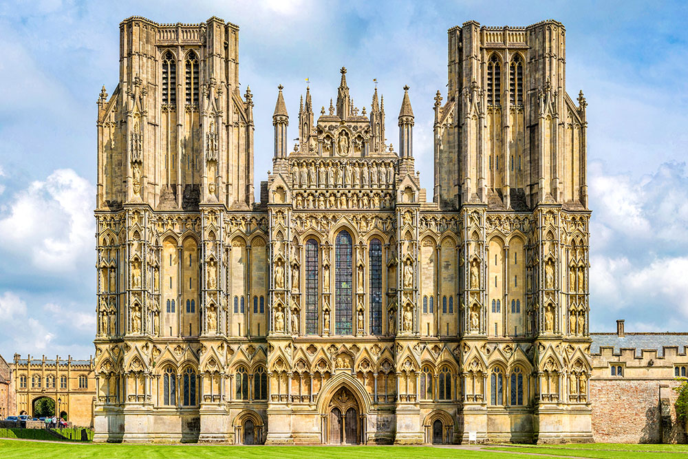 Wells Cathedral. Photo by Diliff - licence [CC BY-SA 3.0] from Wikimedia Commons