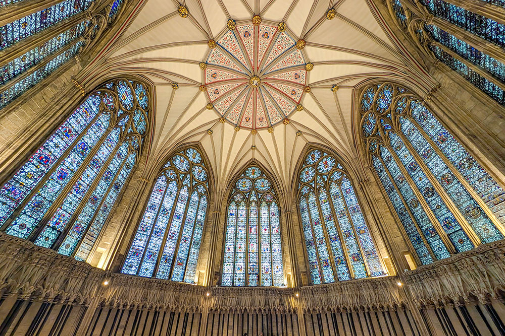 York Minster - Chapter House. Photo by Benjamin Smith - licence [CC BY-SA 4.0] from Wikimedia Commons